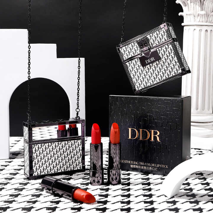 طقم أحمر شفاه أسود رابط 3 ألوان/طقم حقيبة أحمر شفاه لطيفة بألوان شفاه شفاه شفاه أحمر شفاه غير لامع أحمر شفاهBlack Lipstick Set 3 Colors Link/Cute Lipstick Bag Set Lip Colors Lipstick Matte Lipstick Lipstick