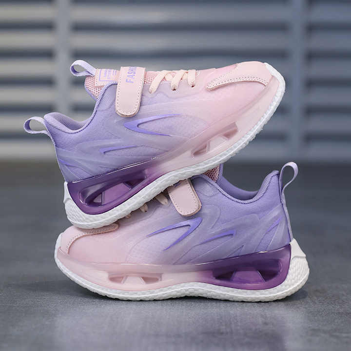 Children's shoes 