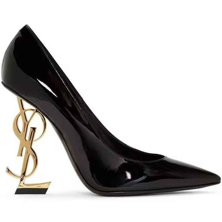 Women's high heel shoes 