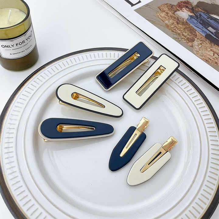 New hairpin with acetic acid 