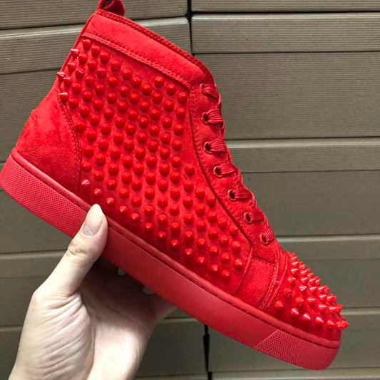 جوتي نسائي بقاعدة حمراء