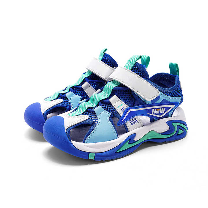 New Children's Beach Sandals Soccer Shoes for Girls Boys Platform 