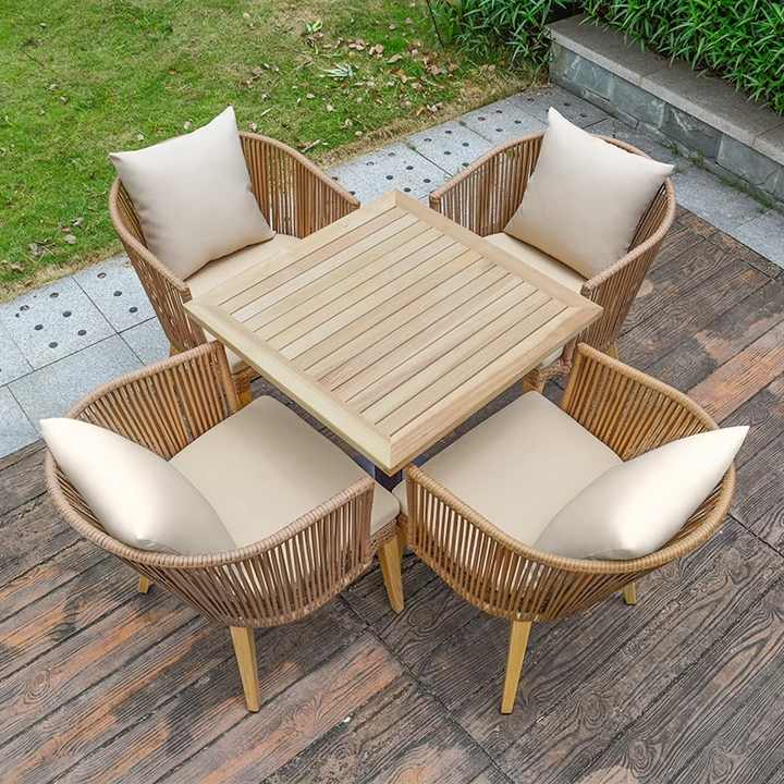 chair. كرسي