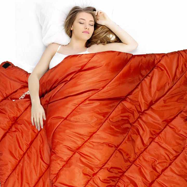 sleeping bag . حقيبة نوم