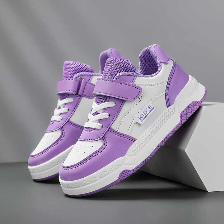 New fashion kids sneakers . موضة جديدة أحذية رياضية للأطفال