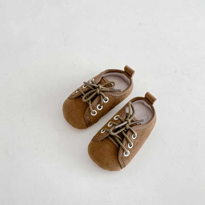 Children's shoes 