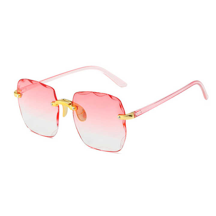 نظارات شمسيه للسيدات عصريه و فاخره - Fashionable and luxurious women's sunglasses