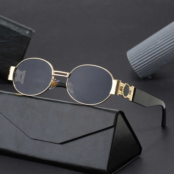 Classic ladies sunglasses 