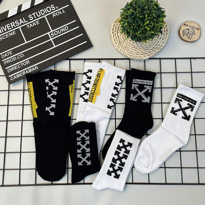 2022 Factory Direct Sale Fashionable Men's Winter Socks OEM Custom Made 