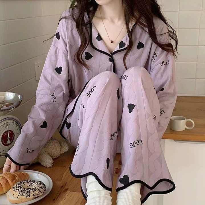 Women's sleepwear 