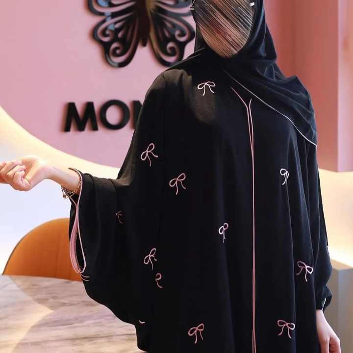 عباية سودا ازياء