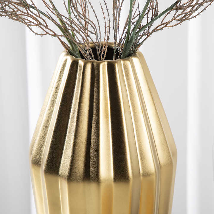 Merlin Petal Vase Living Room Golden Flower Vase Home Decor Modern Luxury Small Vase Light 