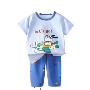 Summer children's short-sleeved suit with design. 