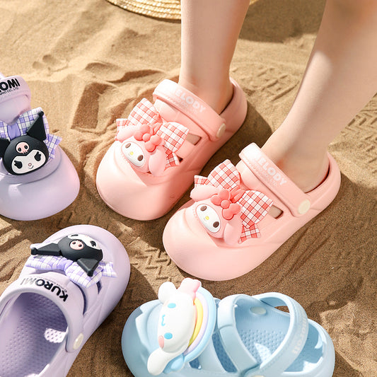 Girls' Crocs with Cartoon Design 