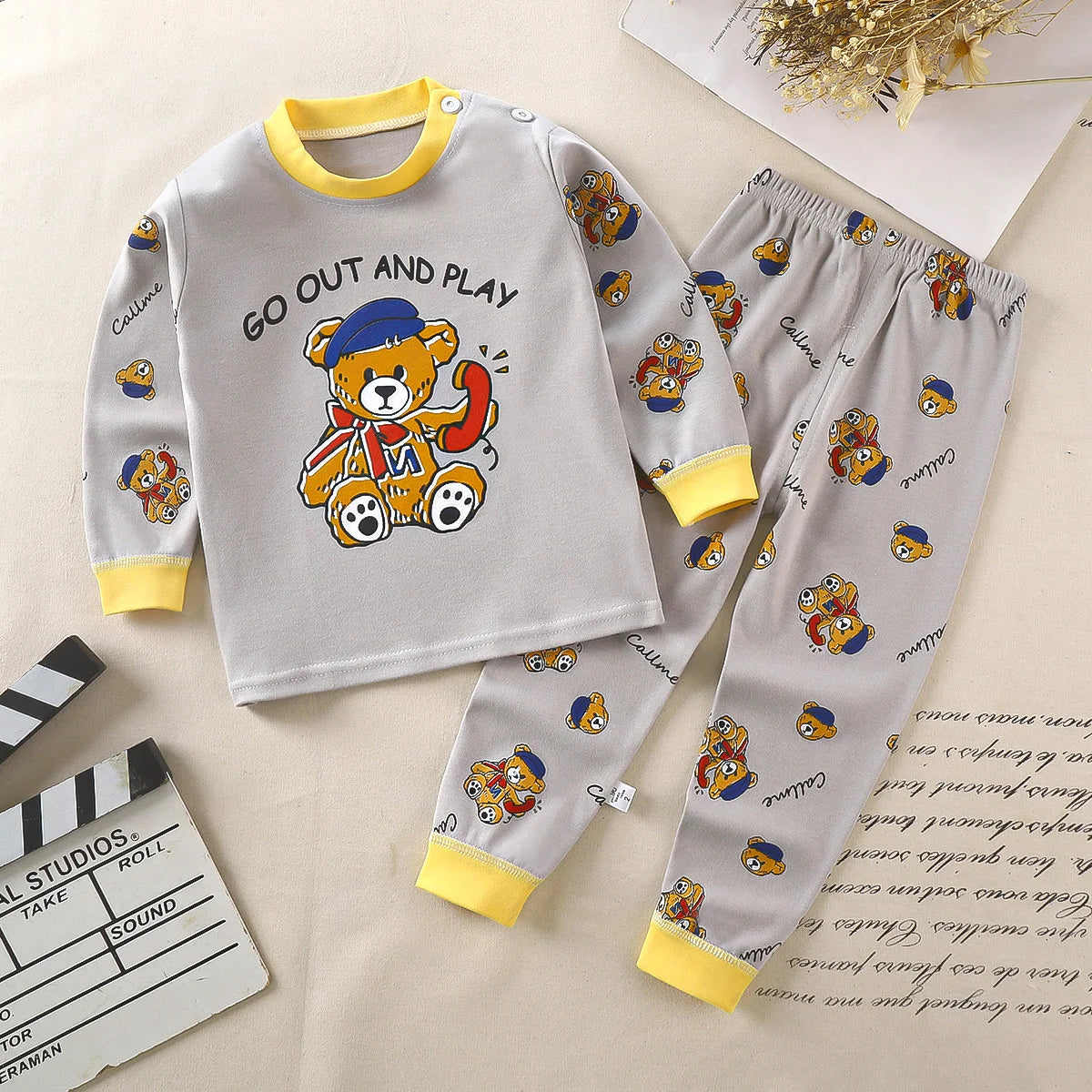 Long-sleeved children's pajamas 