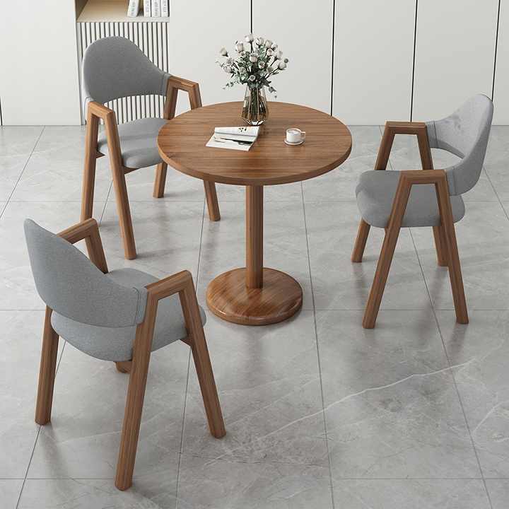 Small modern table and chair for decoration 