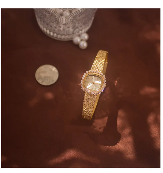 ساعات يد نسائية