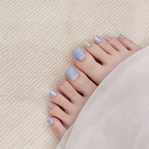 أظافر قدم ملون