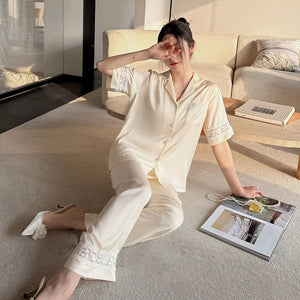 مجموعة نسائية