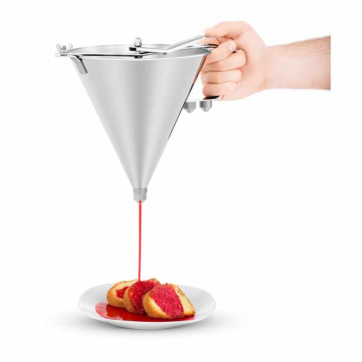 Cupcake molds and baking tools 