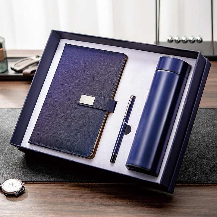 مجموعة زجاجات مياه قلم مفكرة فاخرة للأعمال A5 . Luxury Business Notebook Pen Water Bottle Set A5