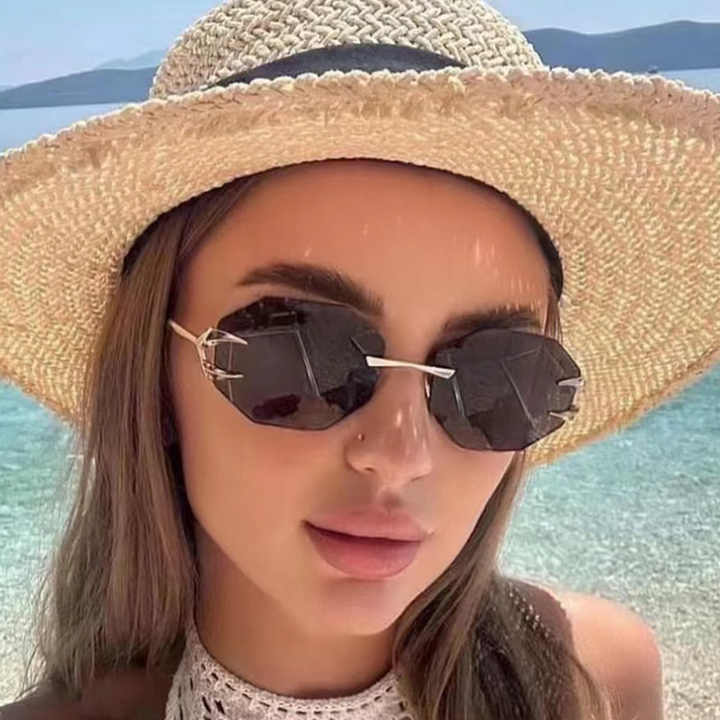 نظارات شمسيه مضلعة