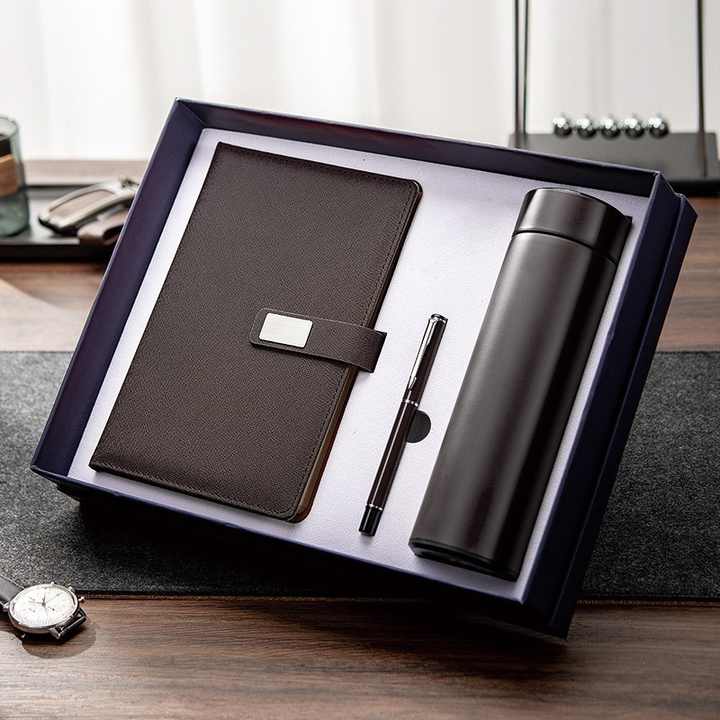 مجموعة زجاجات مياه قلم مفكرة فاخرة للأعمال A5 . Luxury Business Notebook Pen Water Bottle Set A5