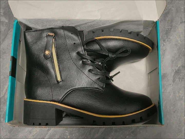 Women's shoes 