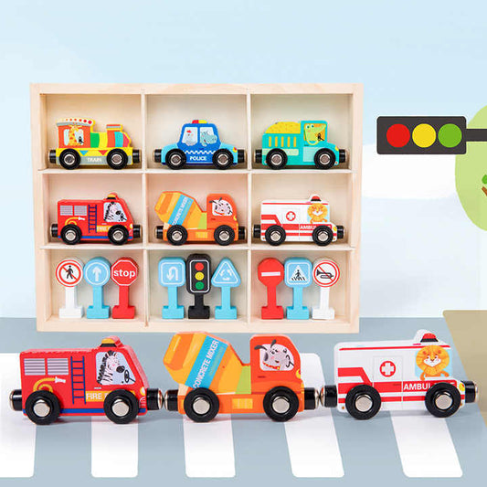 لعبة قطار مروري خشبية تعليمية للأطفال الصغار . Educational wooden traffic train toy for toddlers includes