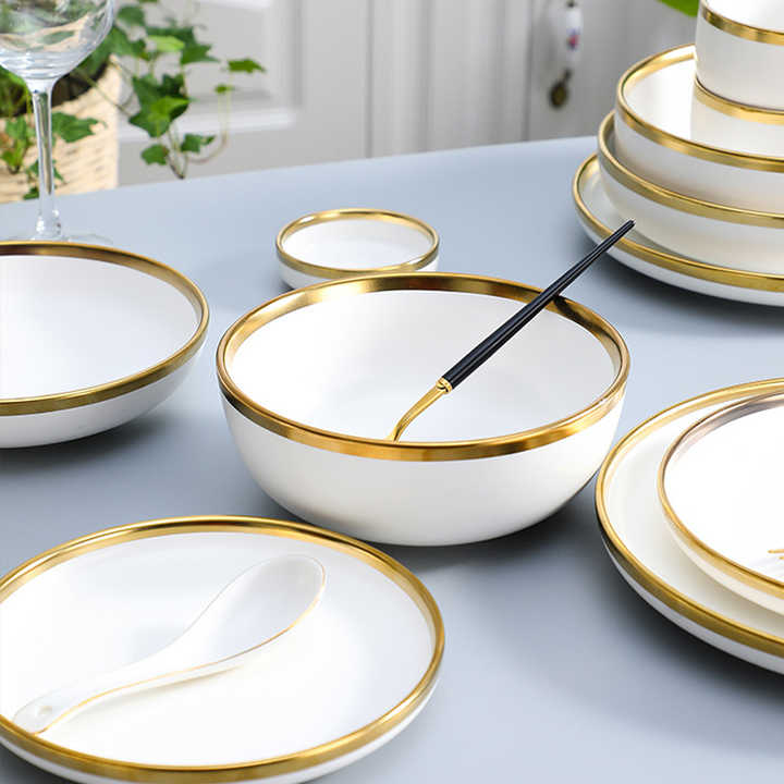 Dinnerware set 