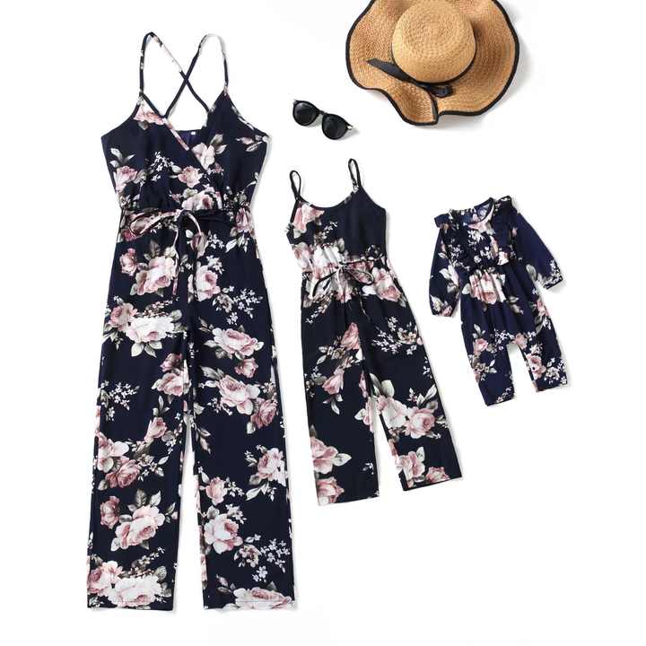 Mother and Daughter V-Neck Jumpsuit, V-Neck Jumpsuit, Mother and Kids Jumpsuit جمبسوت بفتحة رقبة على شكل حرف V مناسب للأم وابنتها ، جمبسوت بفتحة رقبة على شكل حرف V ، جمبسوت للأطفال والأمهات