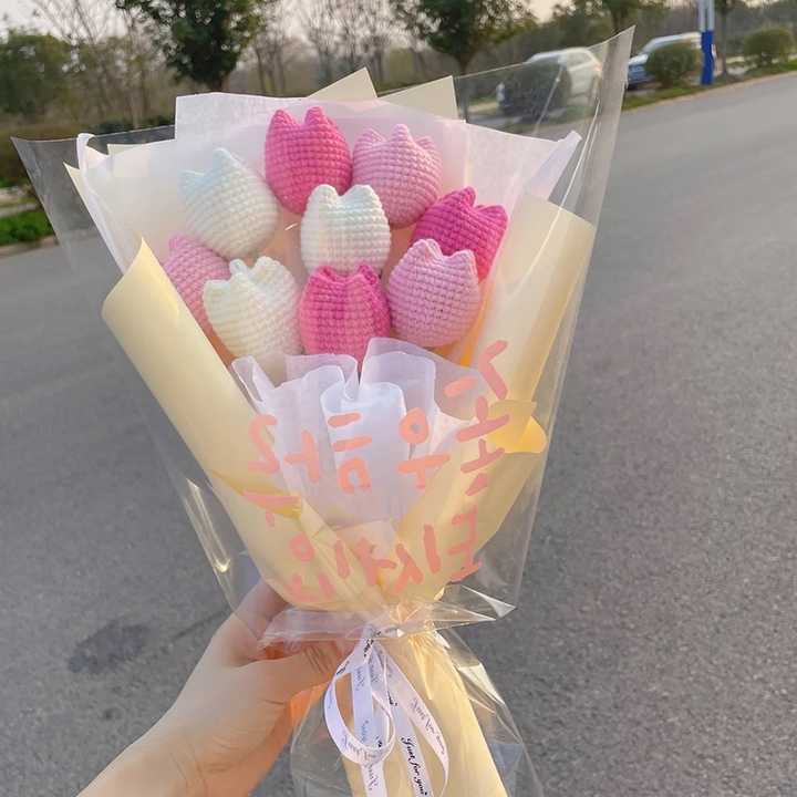 Hand Knitted Flower Yarn Crochet- زهور محبوكة يدويًا