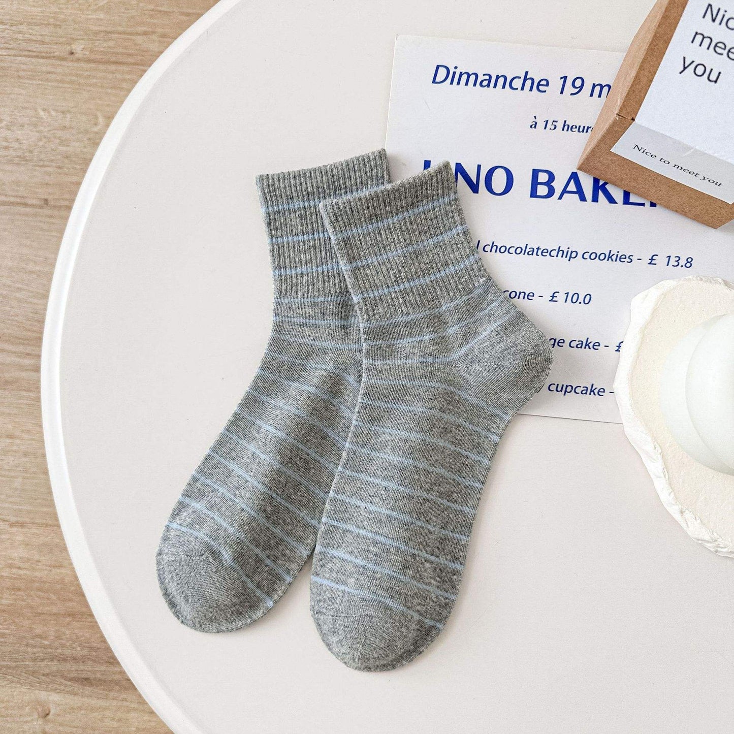 جوارب نسائية مخططة