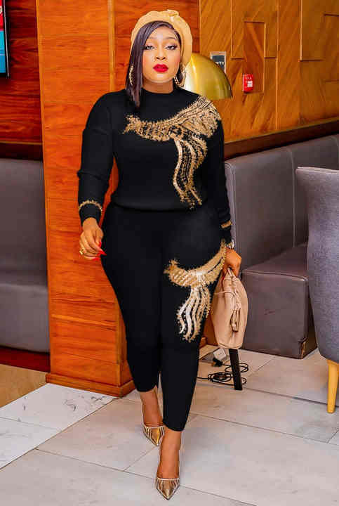 طقم نسائي , Women's set