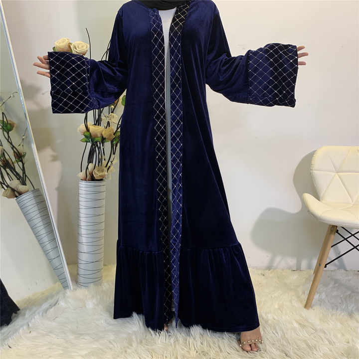 Comfortable and practical women's abayas 