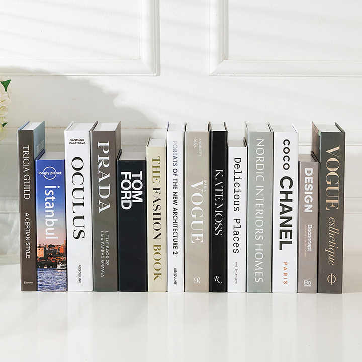 نموذج كتاب محاكاة إبداعي بسيط - Simple Modern Creative Simulation Book