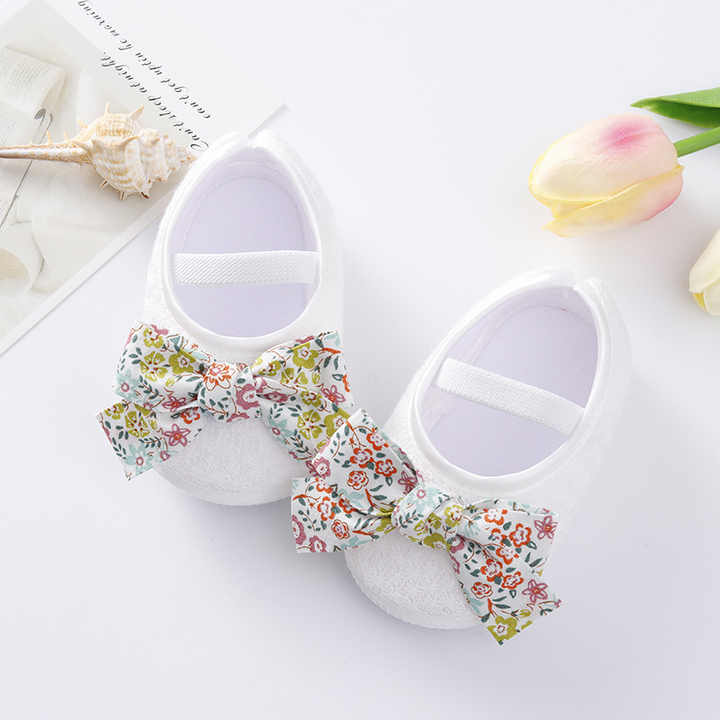 أحذية أطفال كلاسيكية جميلة - Beautiful classic baby shoes