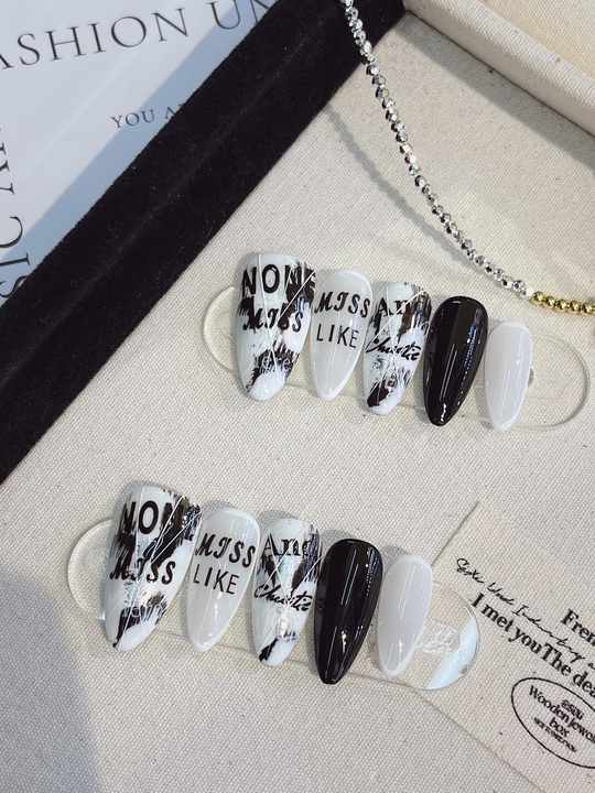 Instant Fit Medium-Length Press-On Nails 