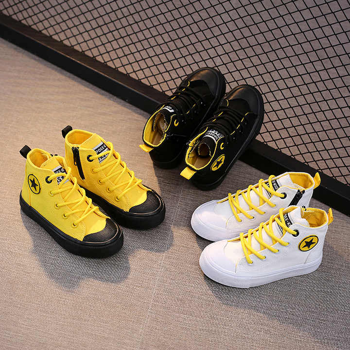 New fashion kids sneakers . موضة جديدة أحذية رياضية للأطفال