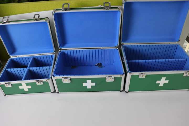 First aid kits 