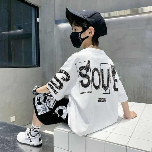 Boys' clothing set. 