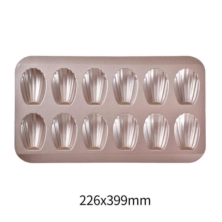 Cake baking molds and tools 