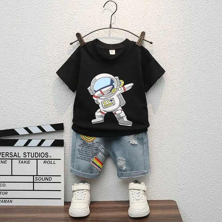 Boys' clothing set. 