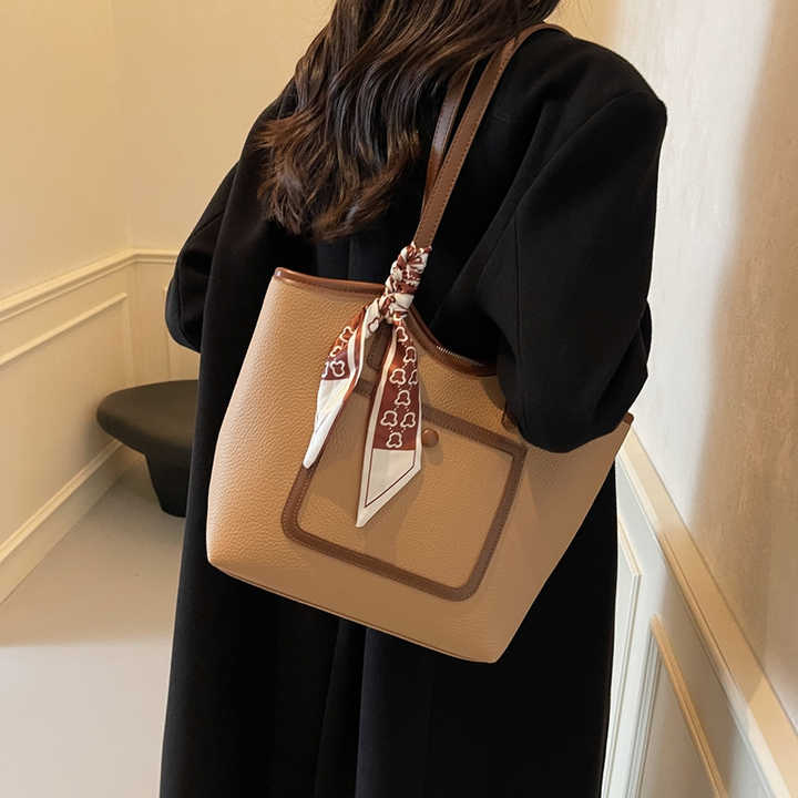 Luxury Women's Large Capacity Handbag 