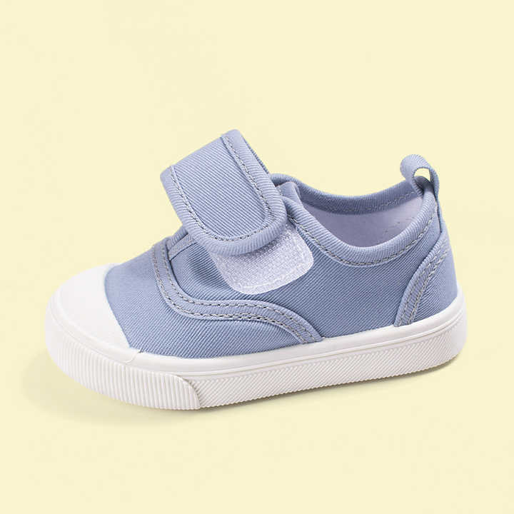 أحذية قماشية جديدة للربيع للأولاد أحذية أطفال . New Spring Boys Canvas Shoes Children