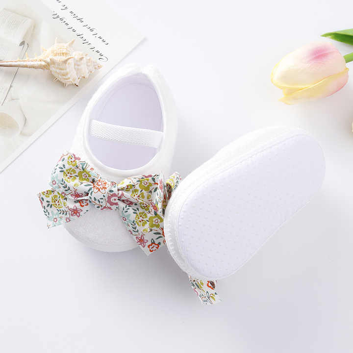أحذية أطفال كلاسيكية جميلة - Beautiful classic baby shoes