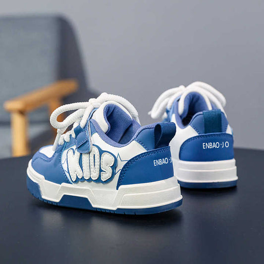 New fashion kids sneakers . موضة جديدة أحذية رياضية للأطفال