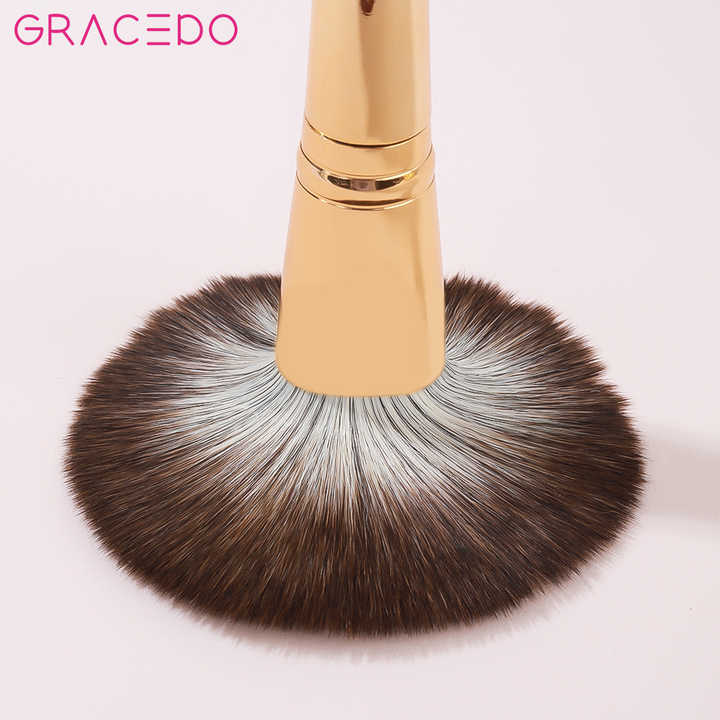 makeup brushes 