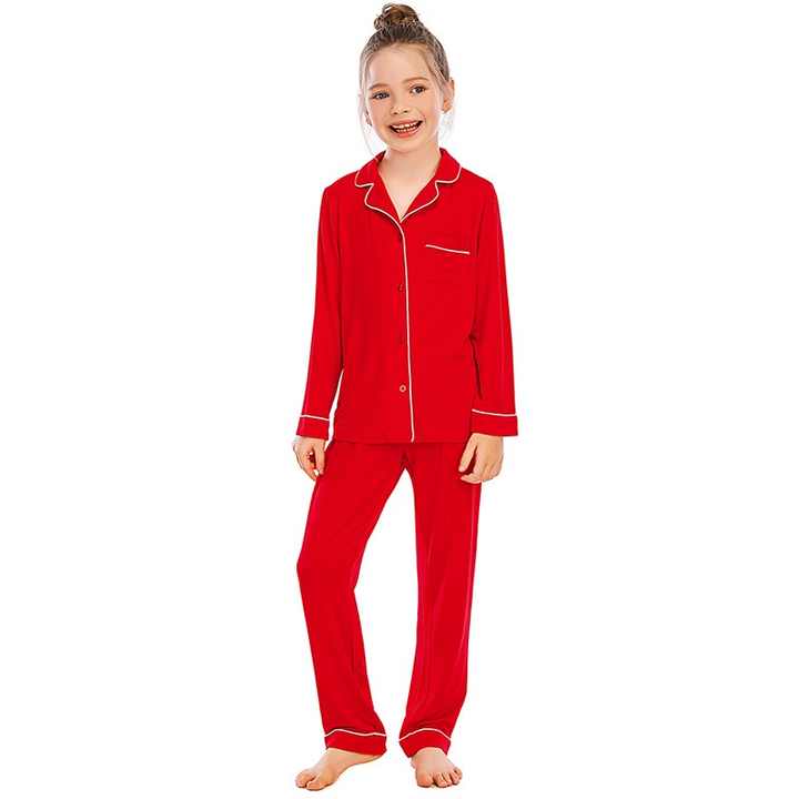 Red long-sleeved children's pajamas 