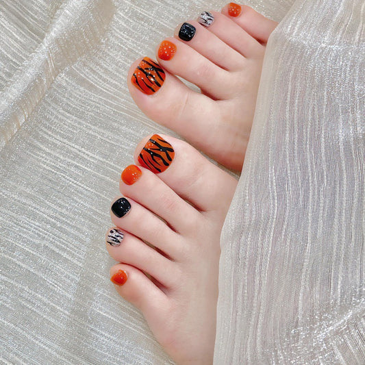 أظافر قدم اكريلك فرنسية